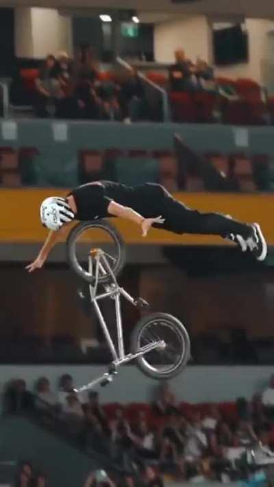 Amazing BMX trick
