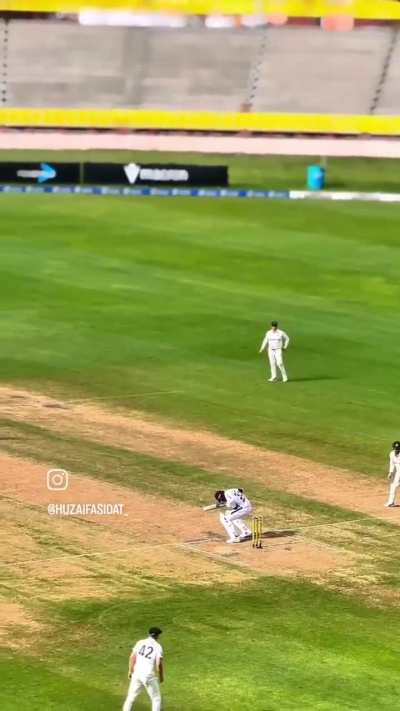 Starc to jayden seales, different angle.