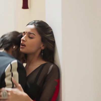 Enjoy 2 and half minutes of this MILF Kutiya Alia Bhatt flaunting all her assets and getting kissed and grabbed everywhere. Chinaal Maa toh ban gyi hai par Randipana kaha khatam hoga kutiya ka. Saali fir se jaldi Maa banegi Raand lag rha hai