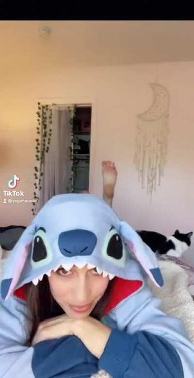 Bugs bunny [OC: @yogaftqueen]