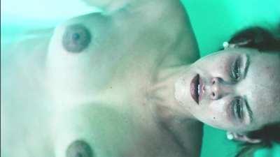 Louise D'Tuani in brazilian film Burning Betrayal (2023, available on Netflix)