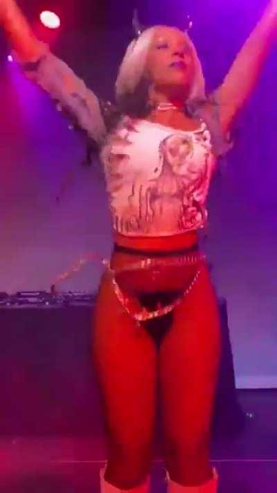 doja performing for heaven marc jacobs