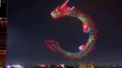 This timelapse records a dragon made of drones gliding across the sky in Shenzen, China. The display marked the beginning of the countries Dragon Boat Festival