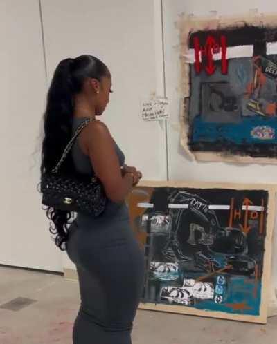 Just a lil cute ass jawn lookin at them Basquiat knockoffs 😂