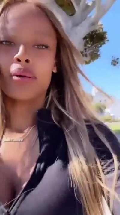 Vinetria Chubbs 2022-03-23 (@vinetrria)