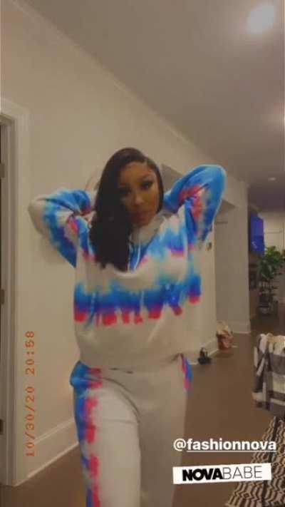 FashionNova Got The Booty Lookin Right.