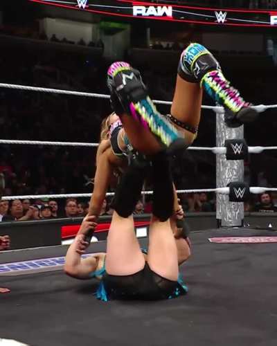 Lyra Valkyria and Dakota Kai