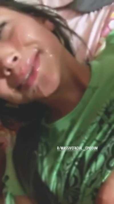 Cutie Gets a Big Load in her Mouth 👄