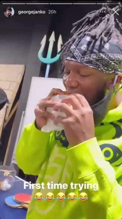 JJ tries the Popeye’s chicken sandwich