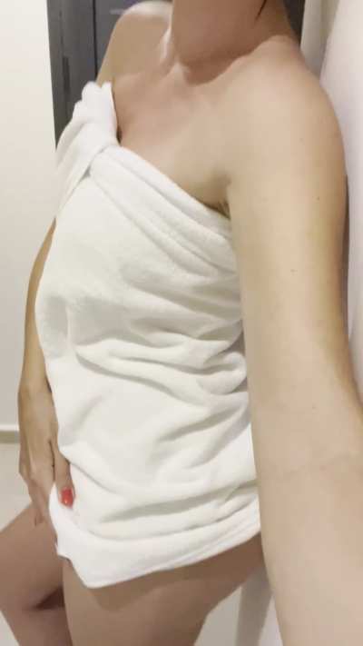 I open the door for cheater only in my towel