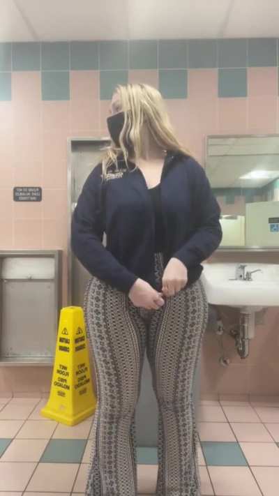 Kiss that fat ass part.5 (special)