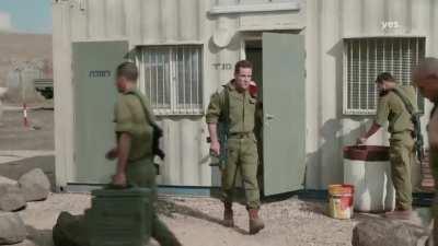 This TV show used walking sounds from HL