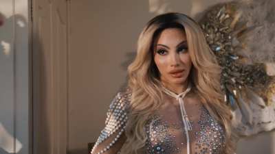 Lonely Woman Discovers a Family Heirloom’s Magical Secret: A Sensual Encounter with the Spirit of the Ring