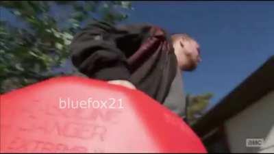 domnul alb asculta manele (variata extinsa)