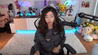 Serving up her thickness...🤩