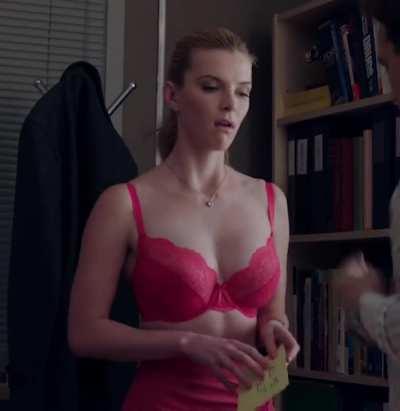 Betty Gilpin