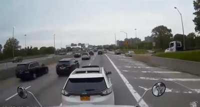 Lady in white SUV tries to bully an 18-wheeler