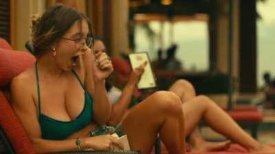 Cleavage with Zoom from White Lotus E3