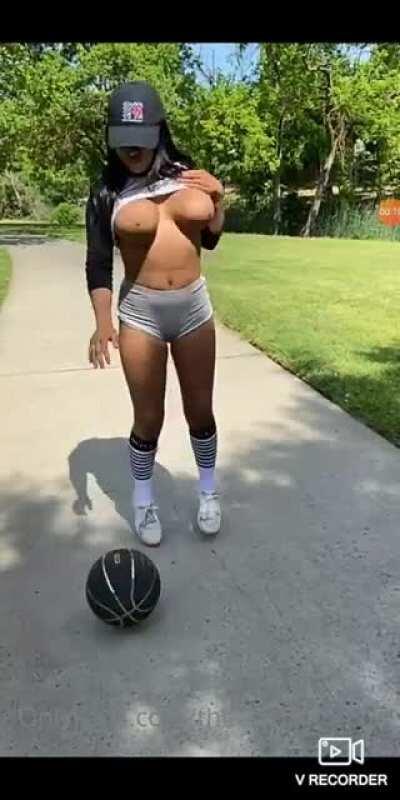 The only way I'm watching the WNBA lol. My favorite titties!!!