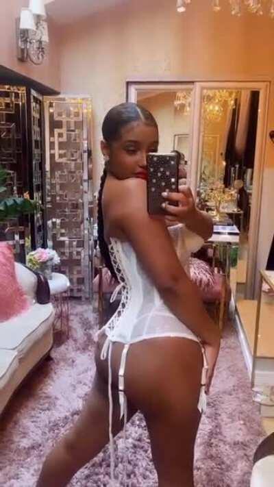 Lord have mercy 🍑