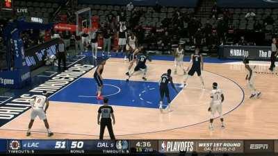 [Highlight] PG continues to cook the Mavs the step back 2 to give him 22