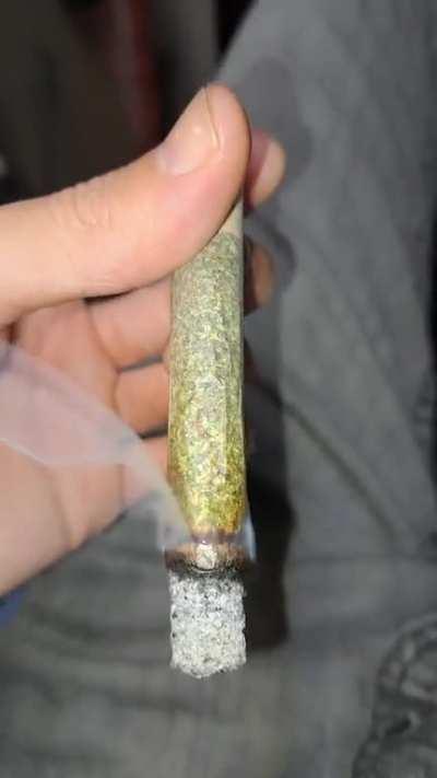 Probably the best hash hole I've ever rolled, 3 grams flower with a gram of rosin 🔥🔥