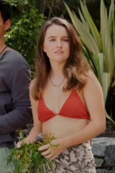 Kaitlyn Dever - Ticket to Paradise