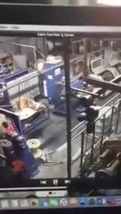 D or V? Rotating drum incident.