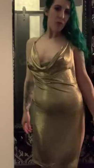 Can't wear a bra with this one