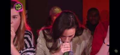 Gwen van Poorten en een komkommer