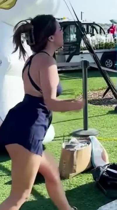 Rae Jiggles (Focused)