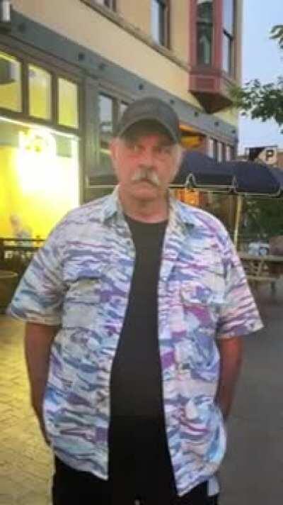 Karen goes into restaurant w/out mask trying to start trouble 