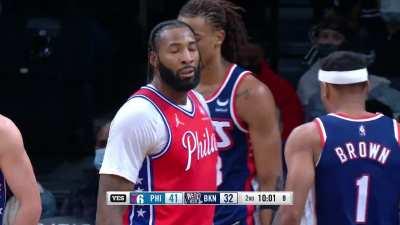 [Highlight] Andre Drummond attempts to play point center