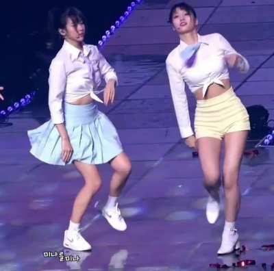 Mina & Momo 🥵