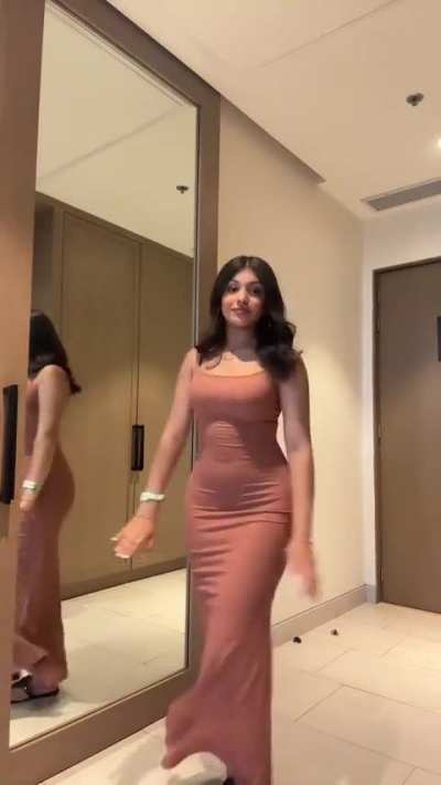 help me find her (she got a sexy bod)