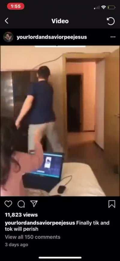 What happened to that woman was hilarious 😂