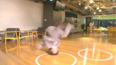 Japanese men apologizing