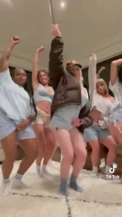 Billie Eilish herself (@billieeilish)