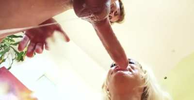 Luna Deepthroats a Big Dick