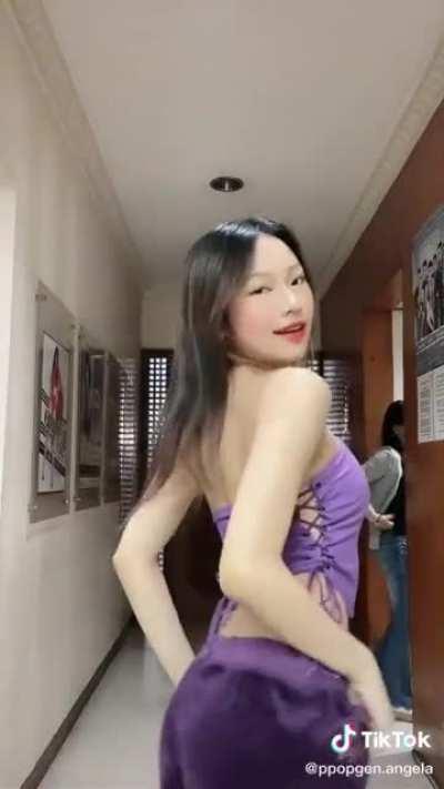 Sweet lil peach!🍑🔥