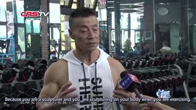 This 70 years old man looks like 30s after 34 years everyday workout