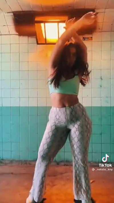 Soft & Jiggly No.460 (SlowMo) 😍🍑