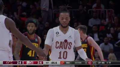 [Highlight] Trae Young with textbook defensive positioning to turn a free bucket into a charge