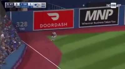 [Highlight] Vlad Guerrero Jr. gets thrown out at second after crushing a base hit