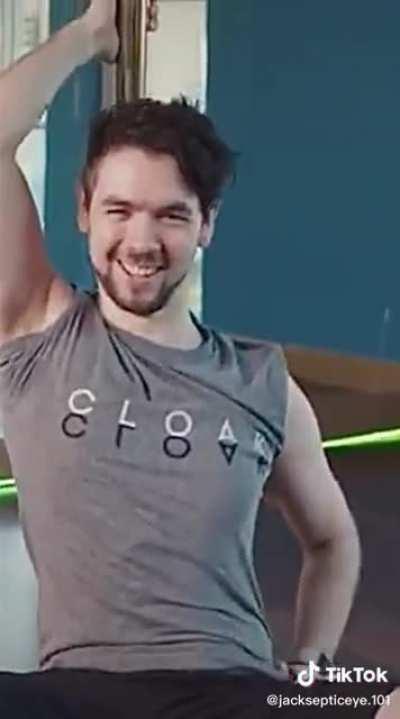 THIS WAS JUST ON MY FYP.... what side of tiktok am i on pls help