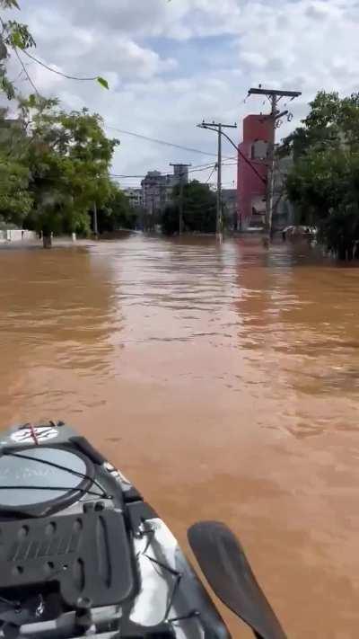 Operação Especial do Exercito em Porto Alegre - Braço Forte e Mão Amiga