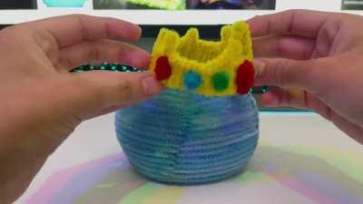 Made king slime out of pipe cleaners