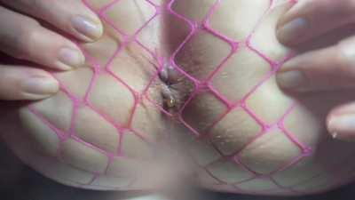 Ripping some disgusting wet farts for you to eat with a treat at the end