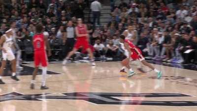 [Highlight] Trey Murphy blows by for a rim-shaker with an emphatic call by the Pelicans commentator