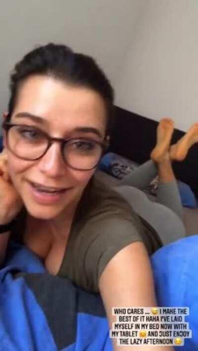 Showing some sexy feet! ❤️